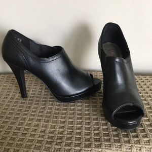FIONI peep toe booties Size 8 1/2